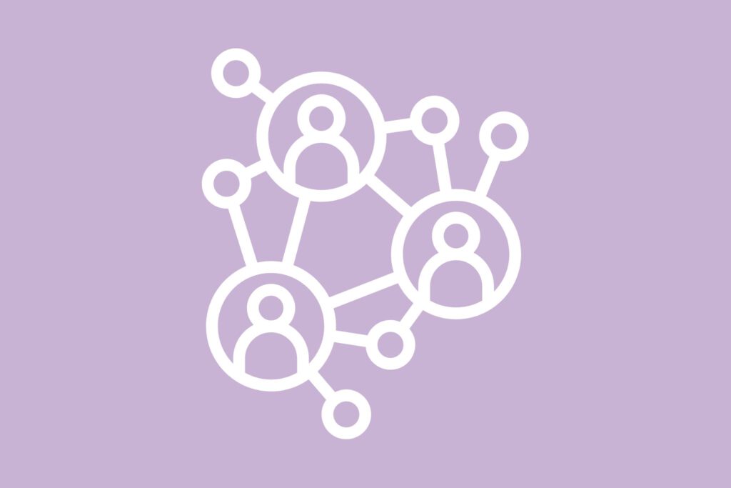 weiße Grafik von miteinander verbundenen Personen auf lila Hintegrund